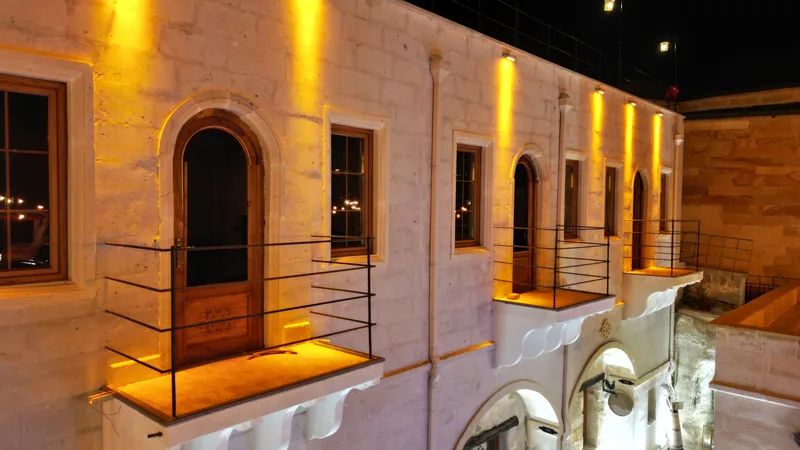 Otel cephesi